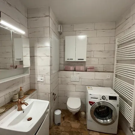 Modern And Quiet With Air Conditioning And Private Parking Apartman Kassa