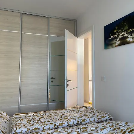 Apartman Modern And Quiet With Air Conditioning And Private Parking