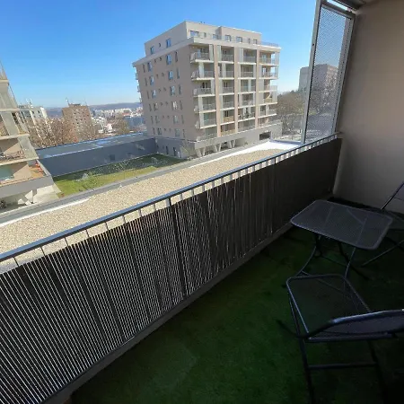 Апартаменты Modern And Quiet With Air Conditioning And Private Parking *