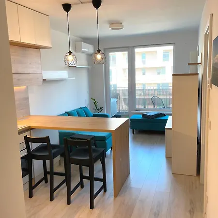 Designer Near Old Town With Ac, Private Parking, Loggia Apartmán