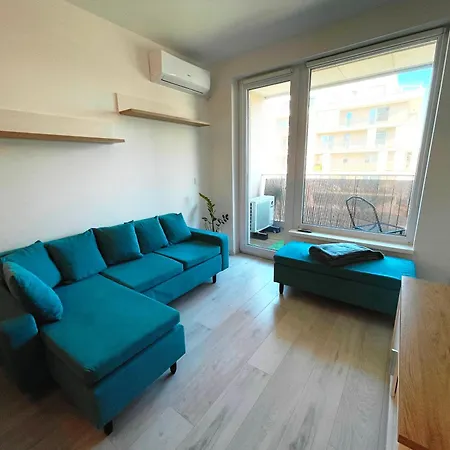 Designer Near Old Town With Ac, Private Parking, Loggia Apartment *