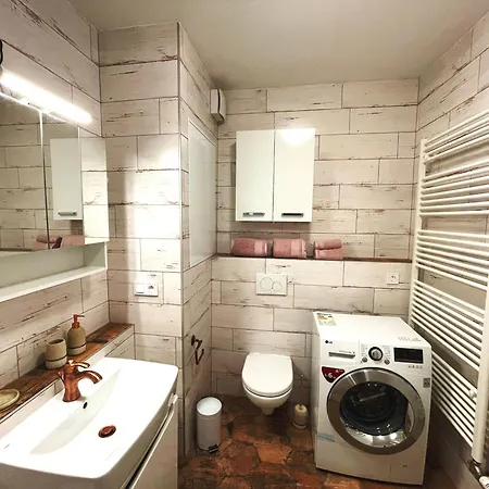 Designer Near Old Town With Ac, Private Parking, Loggia *