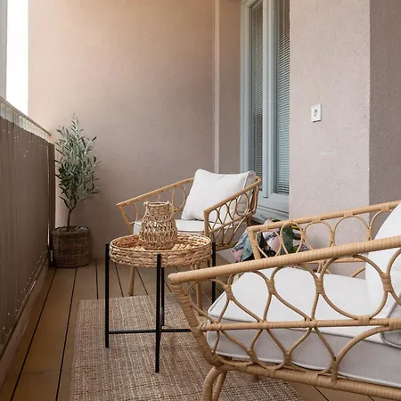 Designer Near Old Town With Ac, Private Parking, Loggia *