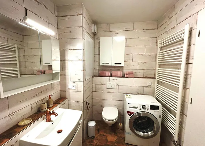 Designer Near Old Town With Ac, Private Parking, Loggia *